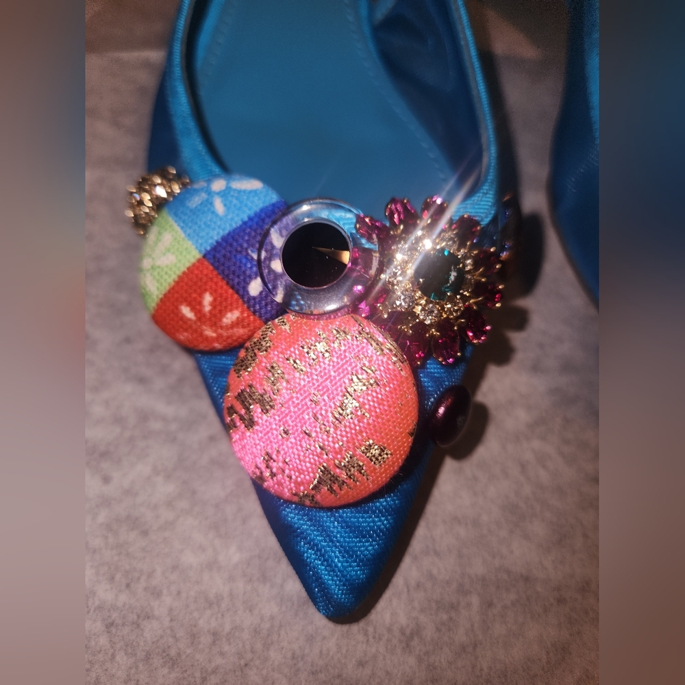 🔥Dolce Gabbana 30 Bejeweled Multicolor Buttons Embellished Slingback Pumps - Picture 6 of 14